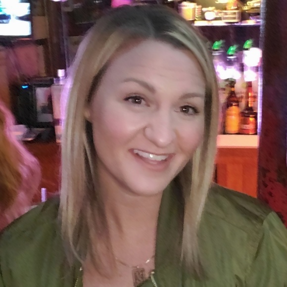 Meet your Posher, Becky - Picture 2 of 8